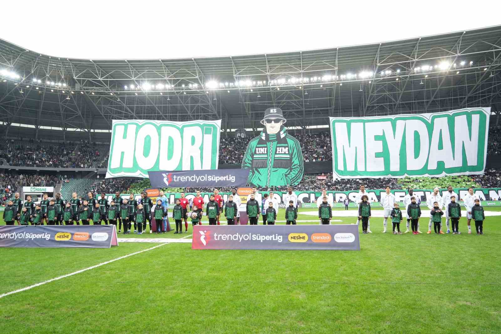 Trendyol Süper Lig: Kocaelispor: 0 – Beşiktaş: 0 (Maç devam ediyor)