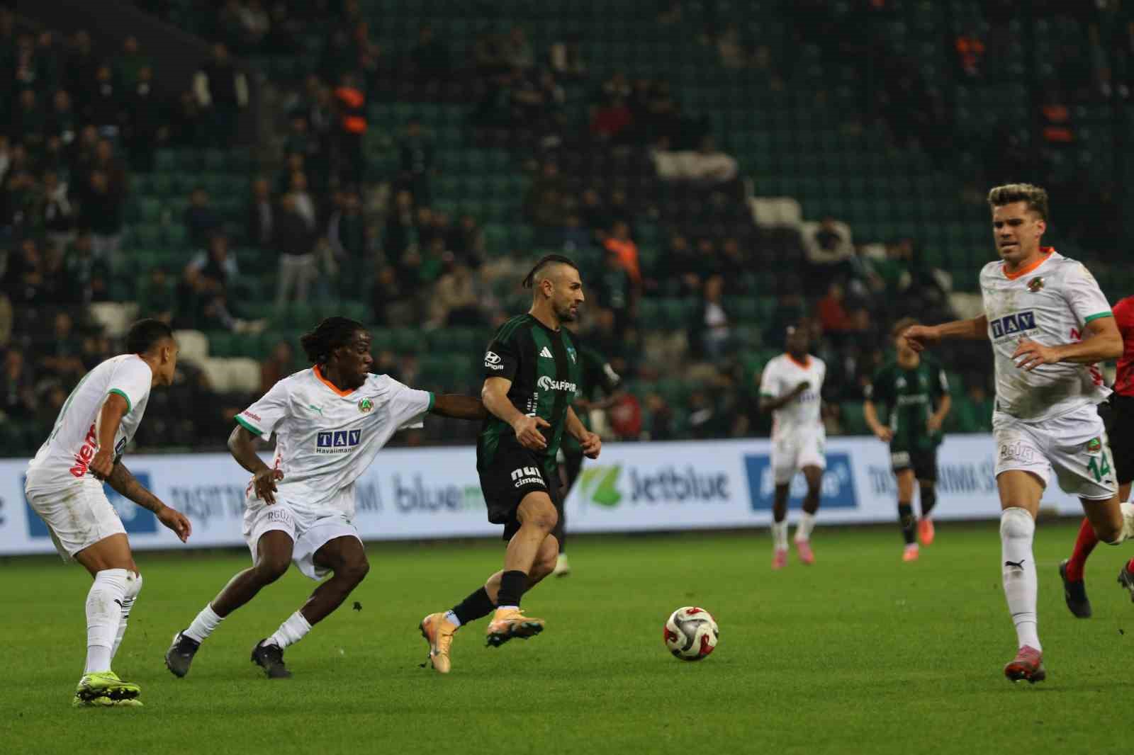 Trendyol Süper Lig: Kocaelispor: 2 – Alanyaspor: 0 (Maç sonucu)