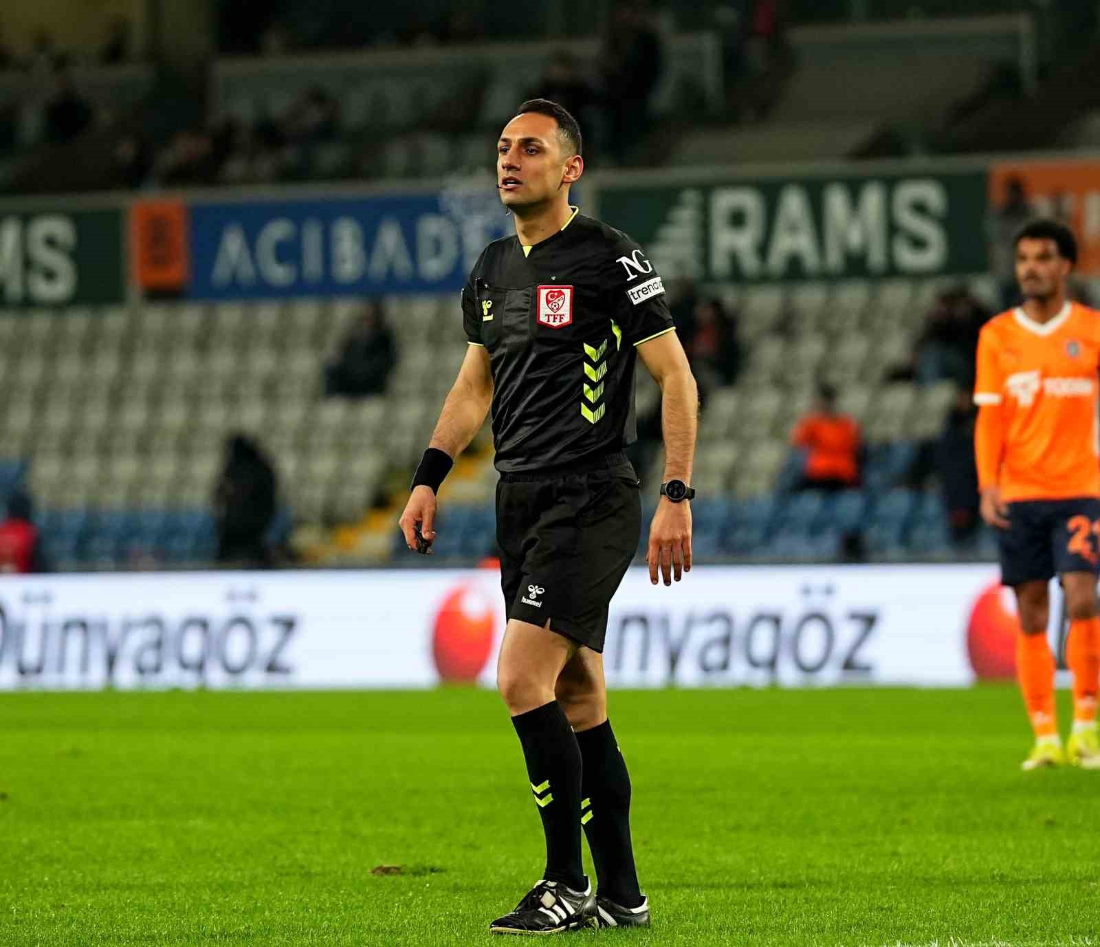 Trendyol Süper Lig: RAMS Başakşehir: 0 – Konyaspor: 0 (İlk yarı)