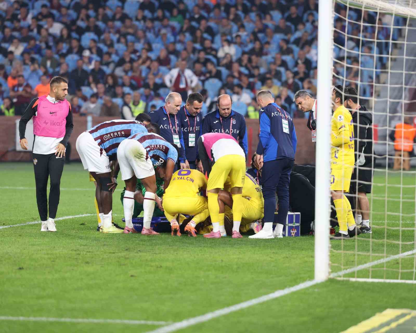 Trendyol Süper Lig: Trabzonspor: 1 – Eyüpspor: 0 (İlk yarı)