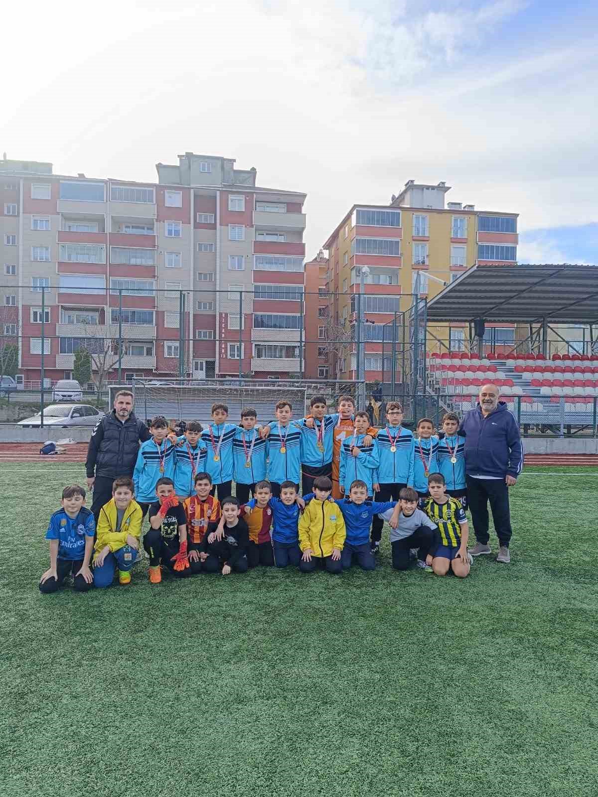 Türkeli Cumhuriyet Ortaokulu, il şampiyonu oldu