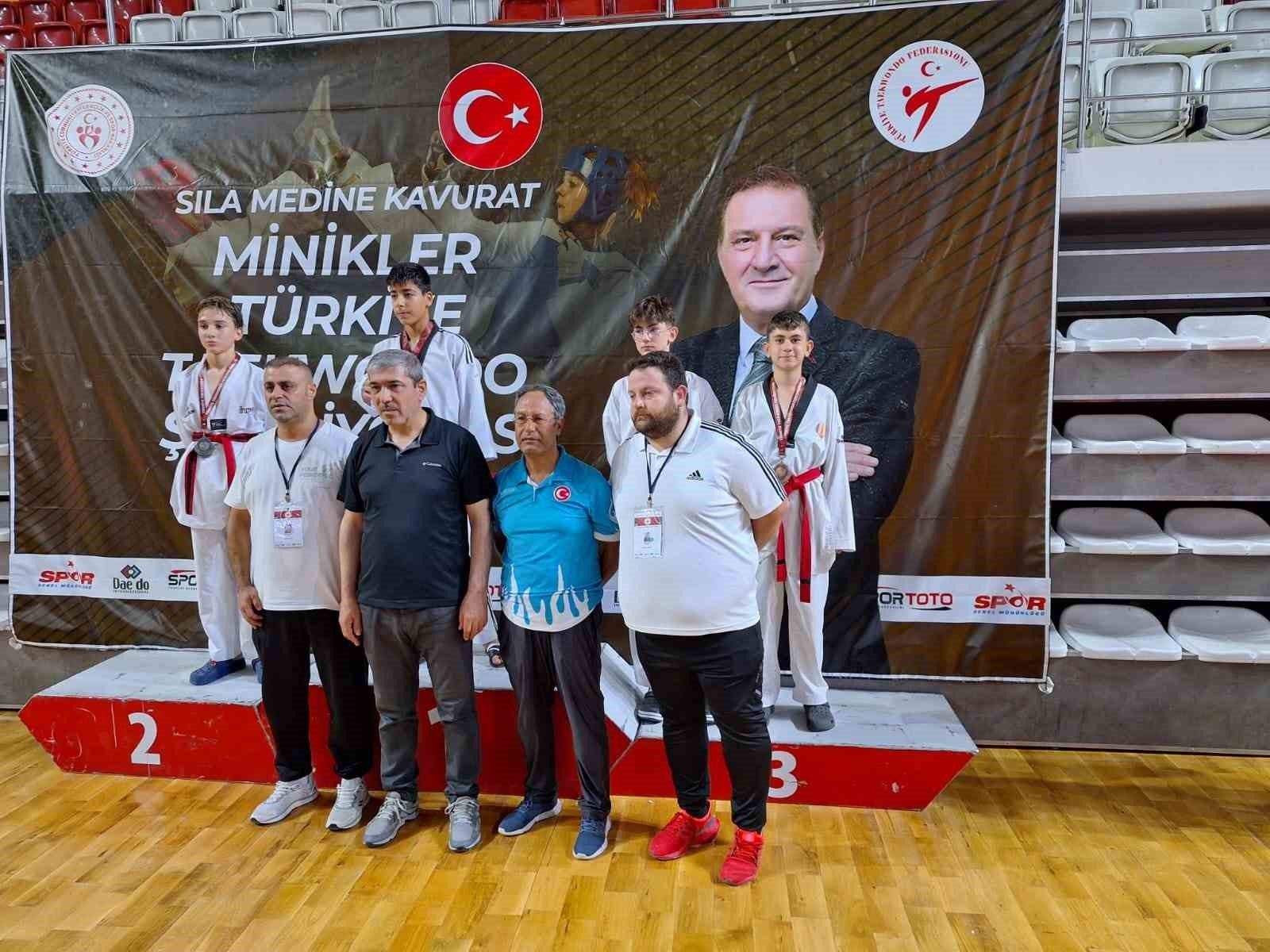 Afyonkarahisar'dan Taekwondo Podyumuna Uzun Adım