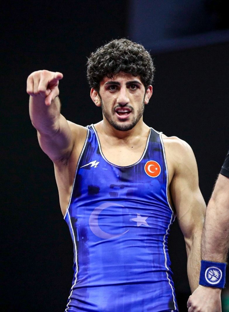 U23 Avrupa Şampiyonası’nda Azat Sarıyar’dan bronz madalya