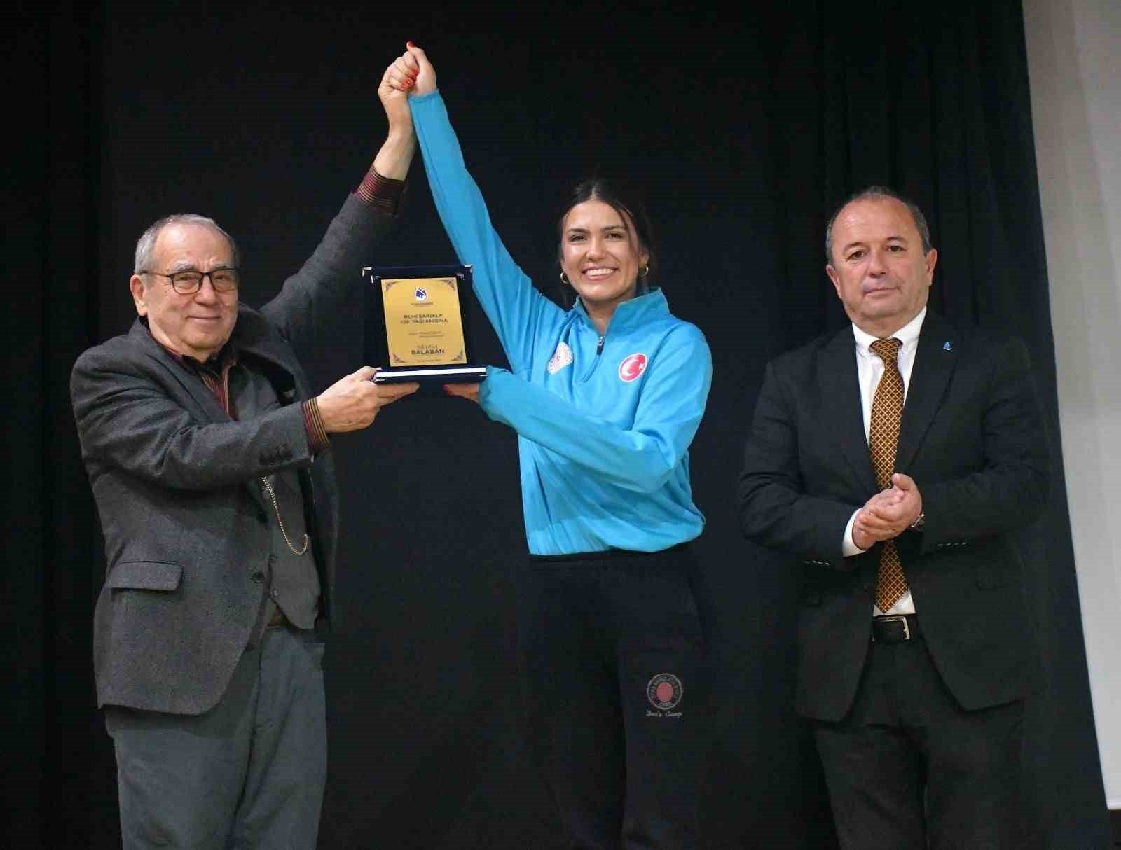 Manisa'nın Uçan Efsanesi Ruhi Sarıalp, Memleketinde Anıldı