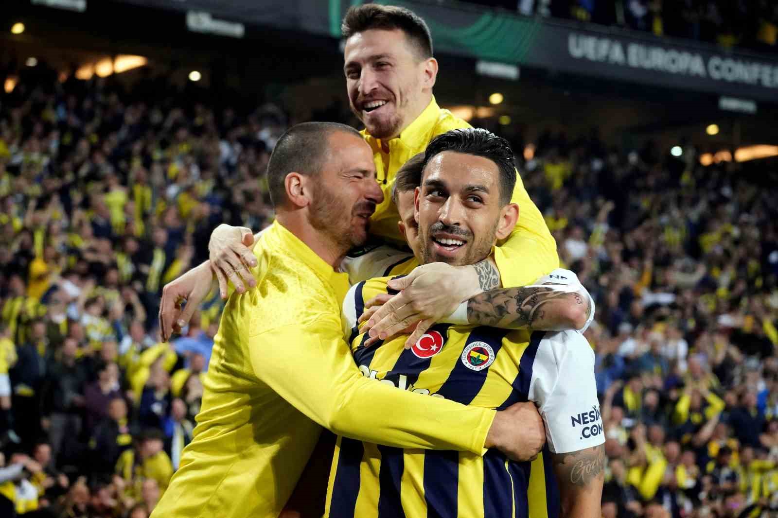 UEFA Avrupa Konferans Ligi: Fenerbahçe: 1 – Olympiakos: 0 (İlk yarı)
