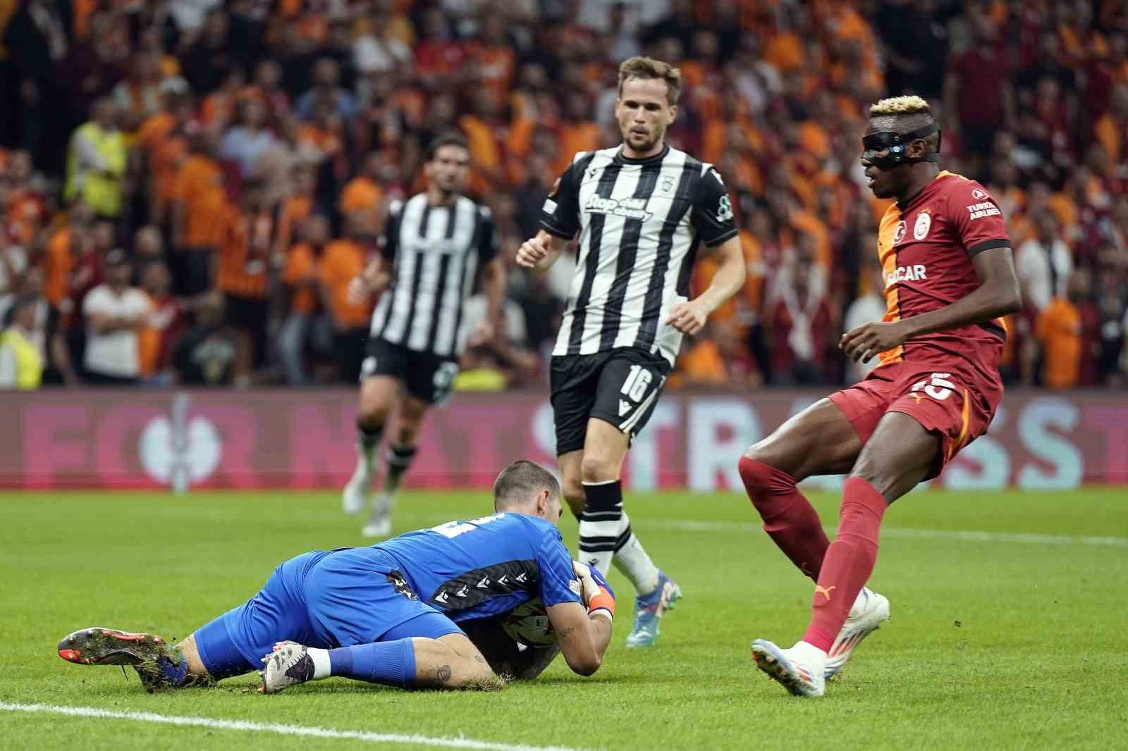 Galatasaray ve PAOK, İlk Yarıda Gollere Hasret