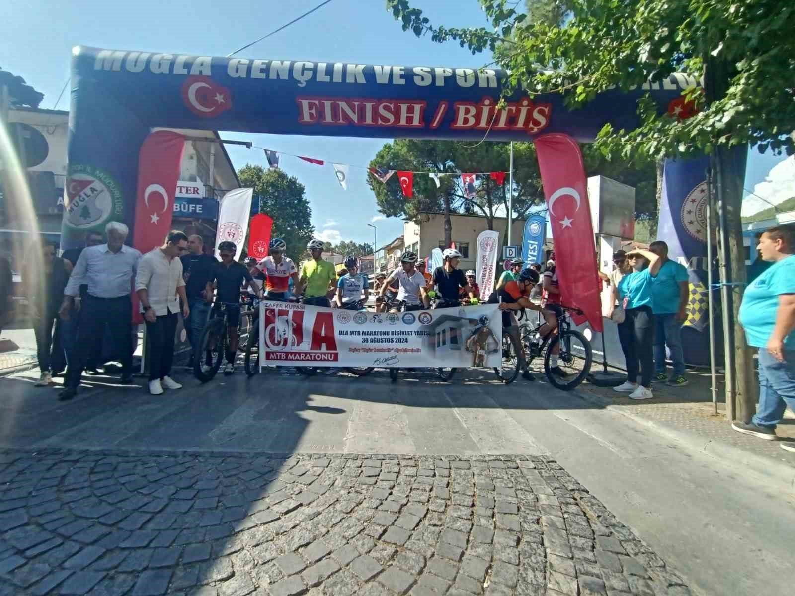 Bisikletseverler Ula'da Pedalladı