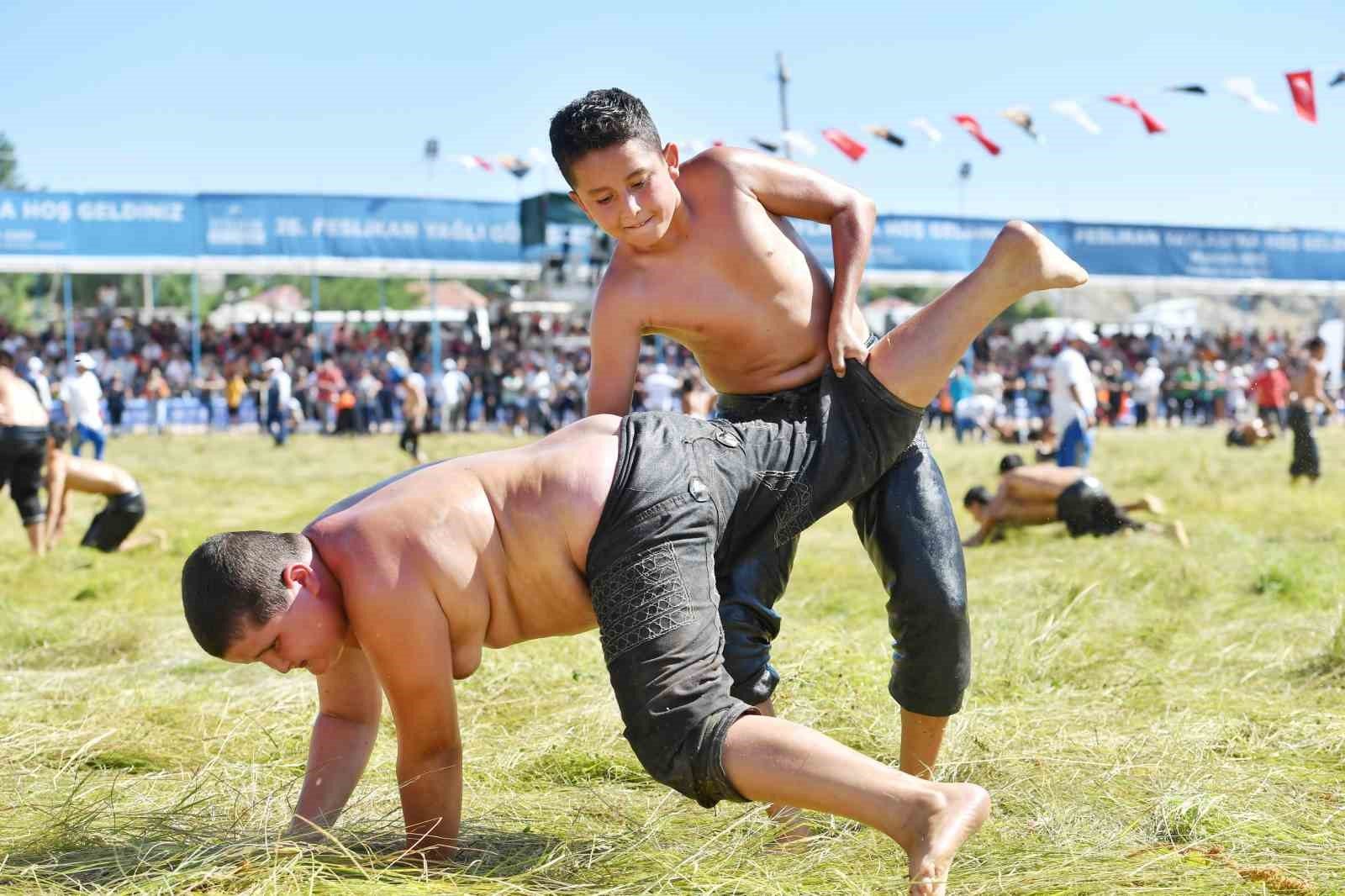 Feslikan ve Yağlı Güreşlerin Dansı Başlıyor