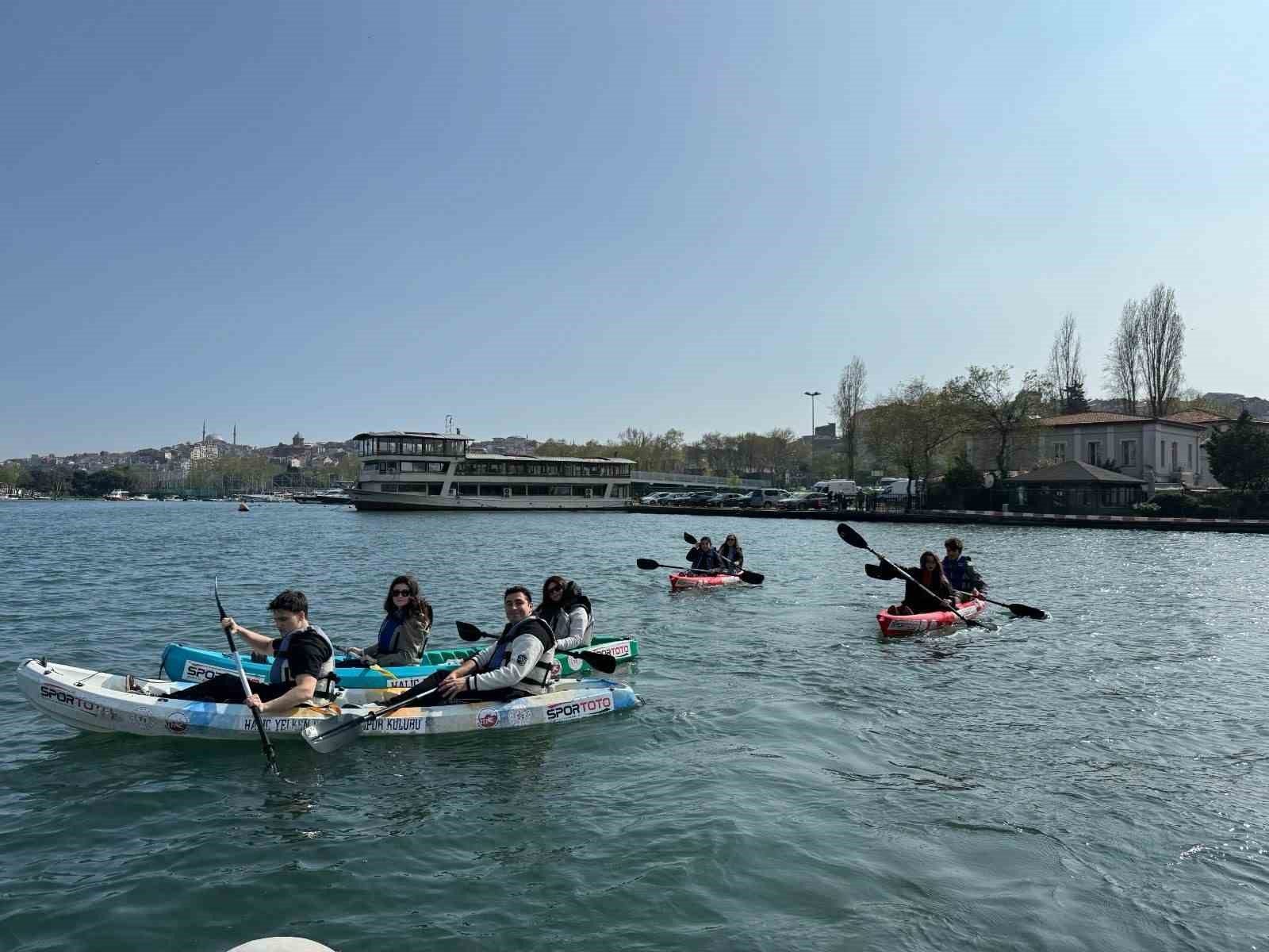 Üniversiteliler, Haliç’te su sporlarıyla buluştu