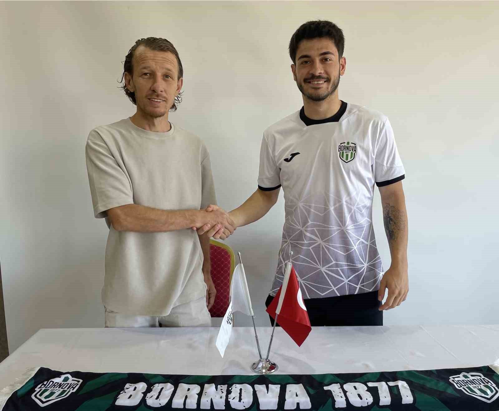Bornova 1877'de Utkan Gökçen'in İmzası