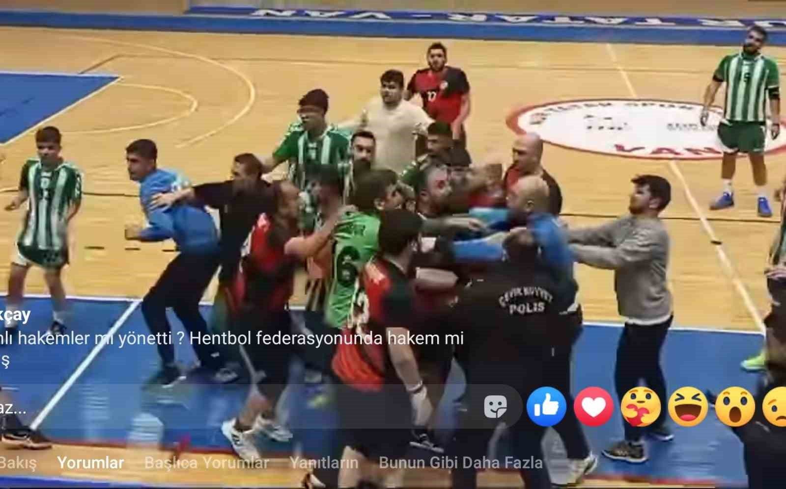 Hentbol Sahası Boks Ringine Döndü: Van Erek Beşyıldız ve Bafraspor Maçı Çılgına Döndü