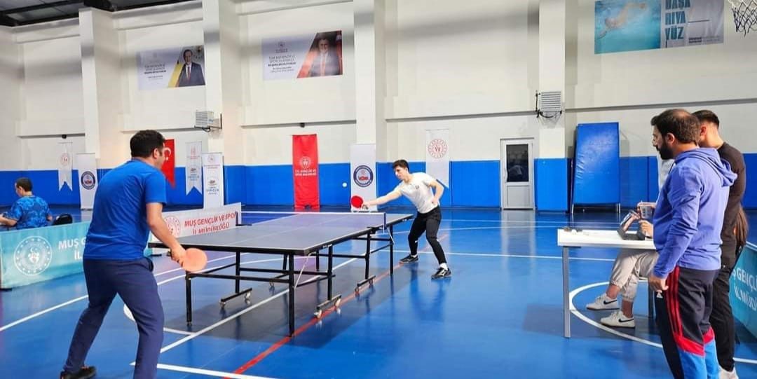Top Sesleri Varto'da Çınlıyor: Kurumlar Arası Masa Tenisi Turnuvası Heyecanı