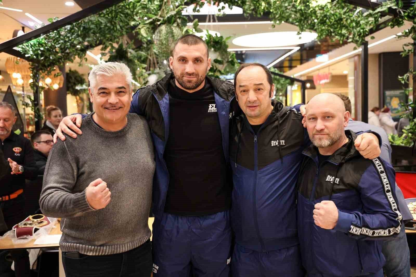 Viktor Faust, Makedon rakibi Cvetkov’u ilk rauntta nakavt etti