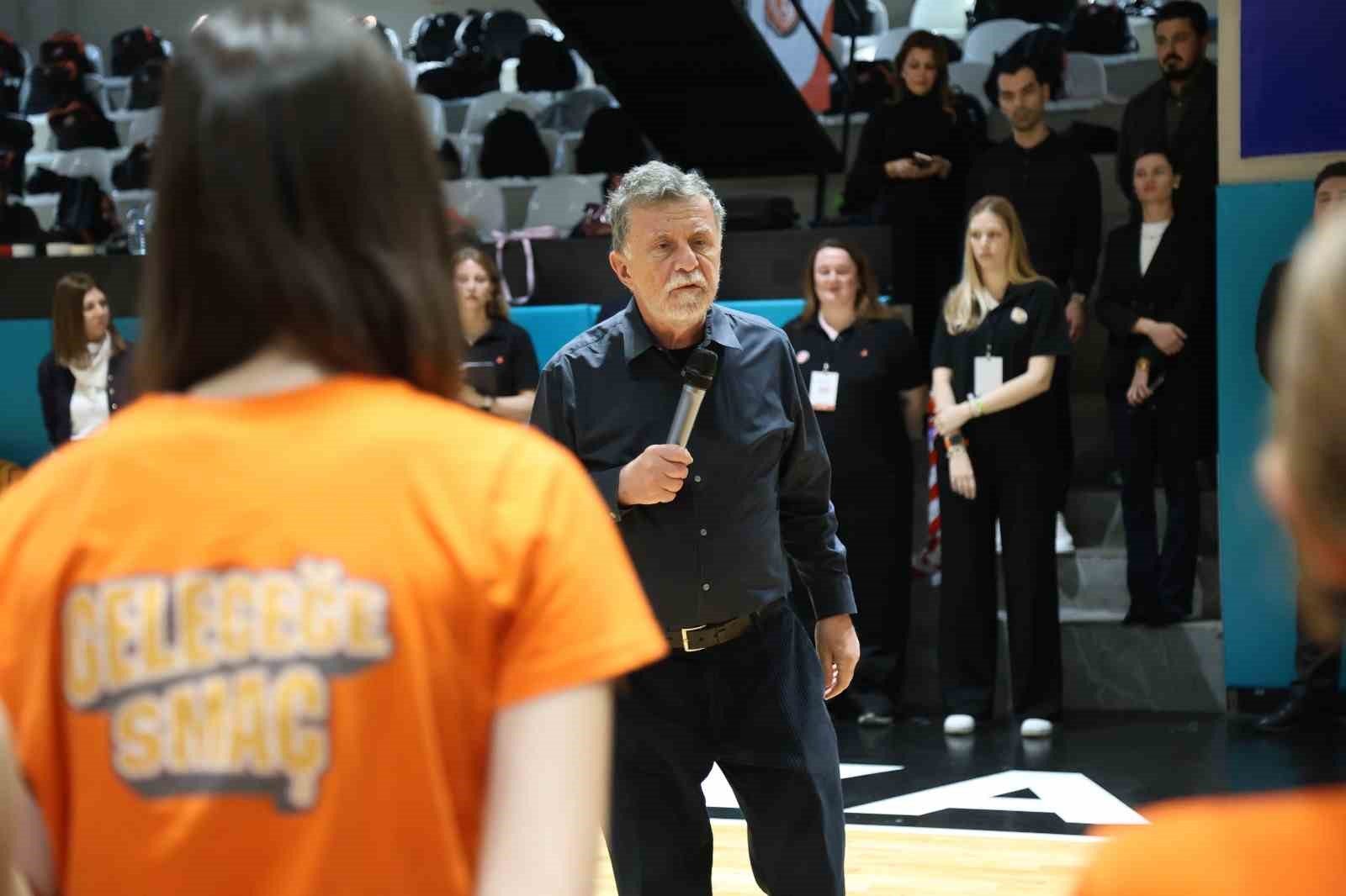 Voleybolun geleceği Antalya’da konuşuldu
