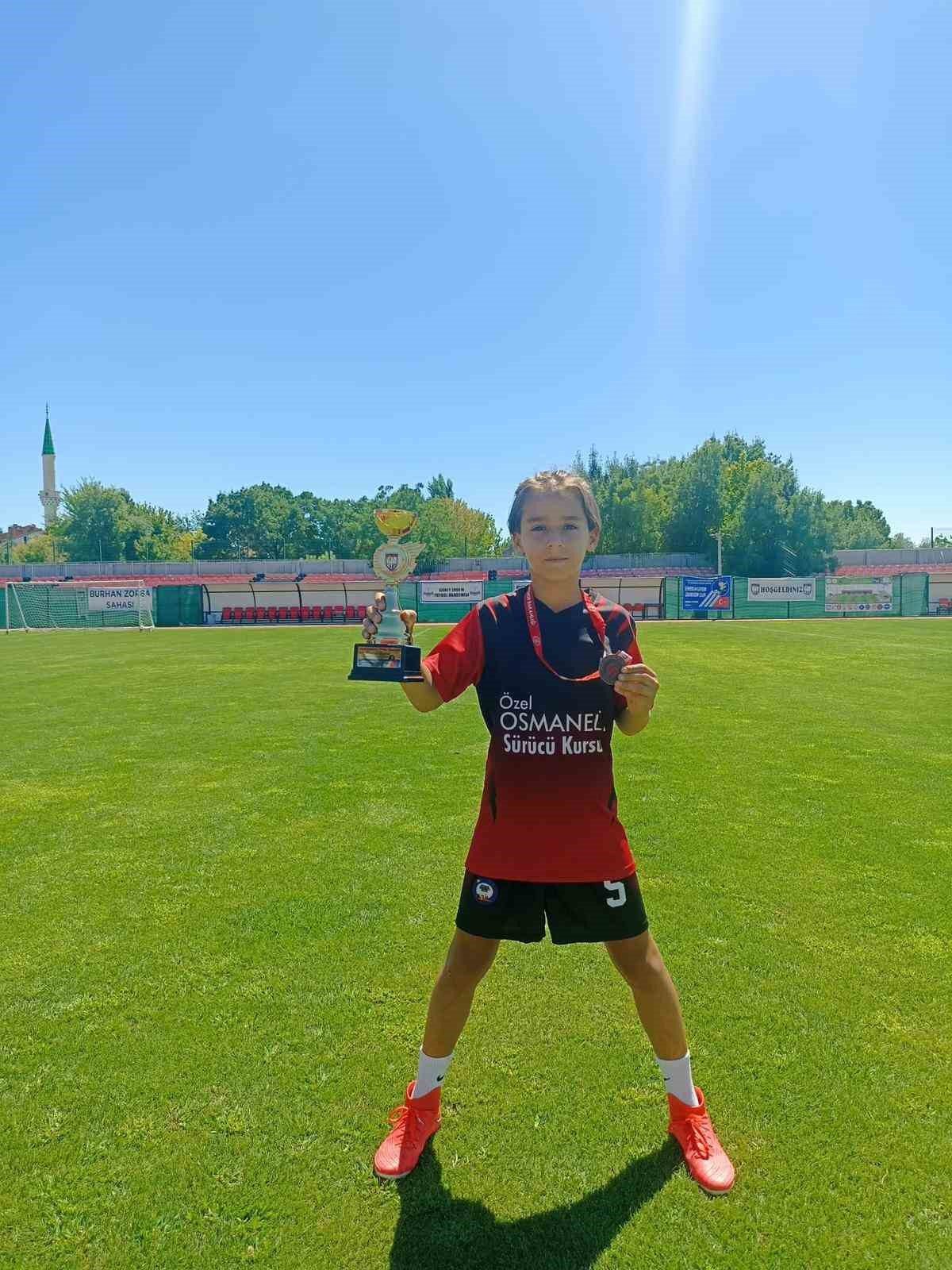 Alt Yapıdan Parlayan Yıldız 3. Lig'e Transfer Oldu