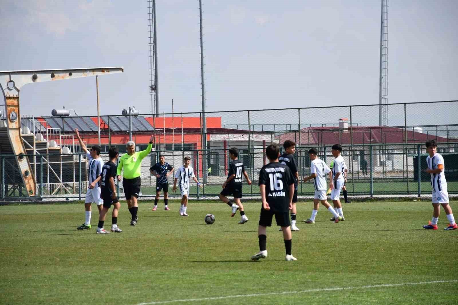 ’Yıldızlar Futbol Yarı Final Müsabakaları’ başladı
