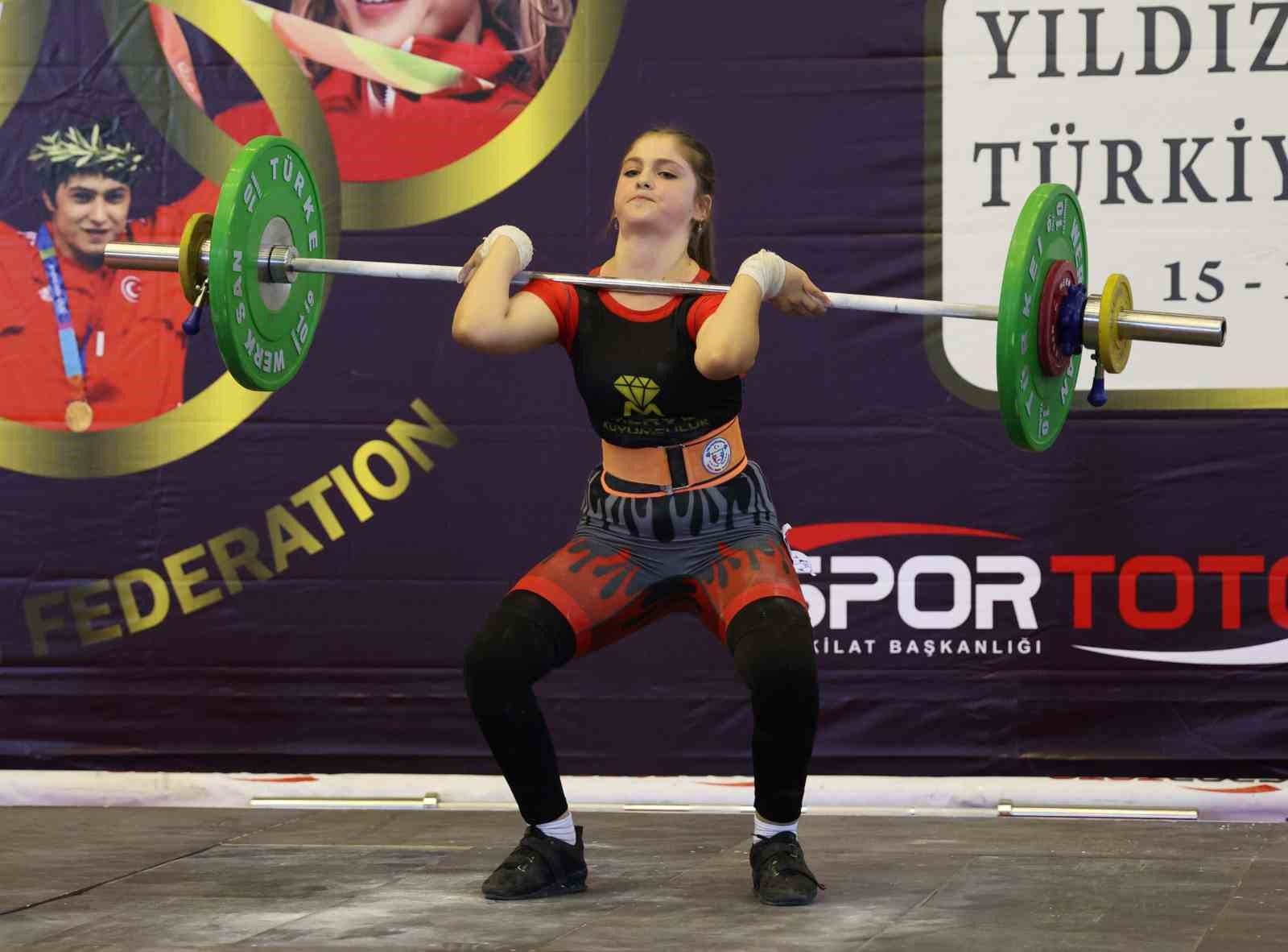 Sivas'ta Halter Sahnesi Yıldızlara Emanet