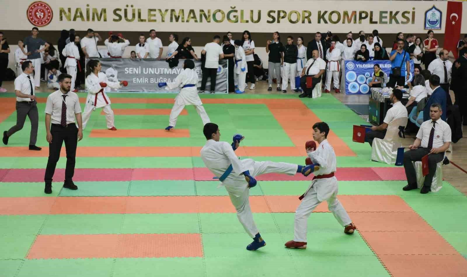 Karate Şampiyonası'na Yıldırım Ev Sahipliği