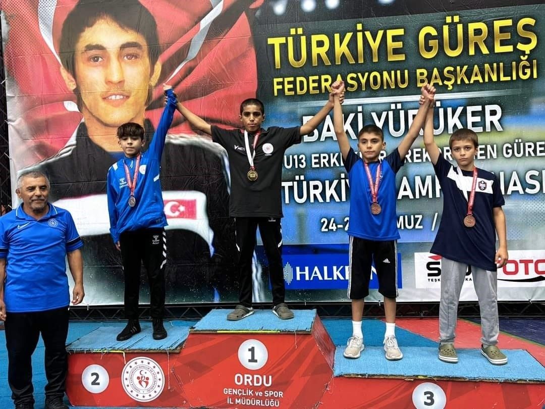 Yunusemreli'nin Güreşçisi Ramazan Özman, Ordu'dan Bronzla Döndü