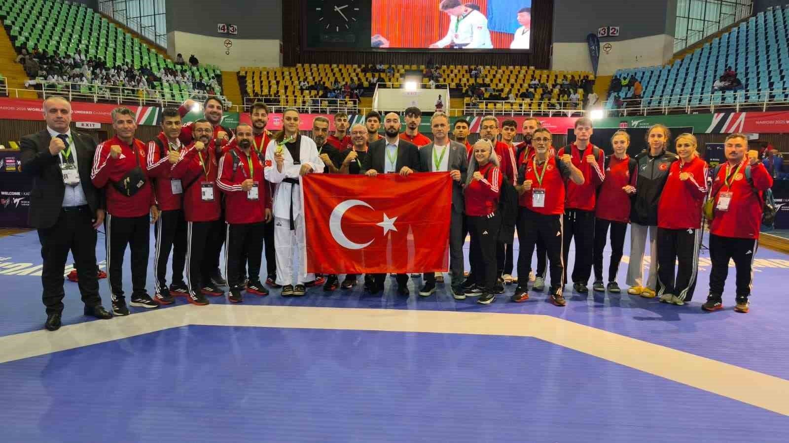 Zehra Begüm Kavukcuoğlu, dünya şampiyonu
