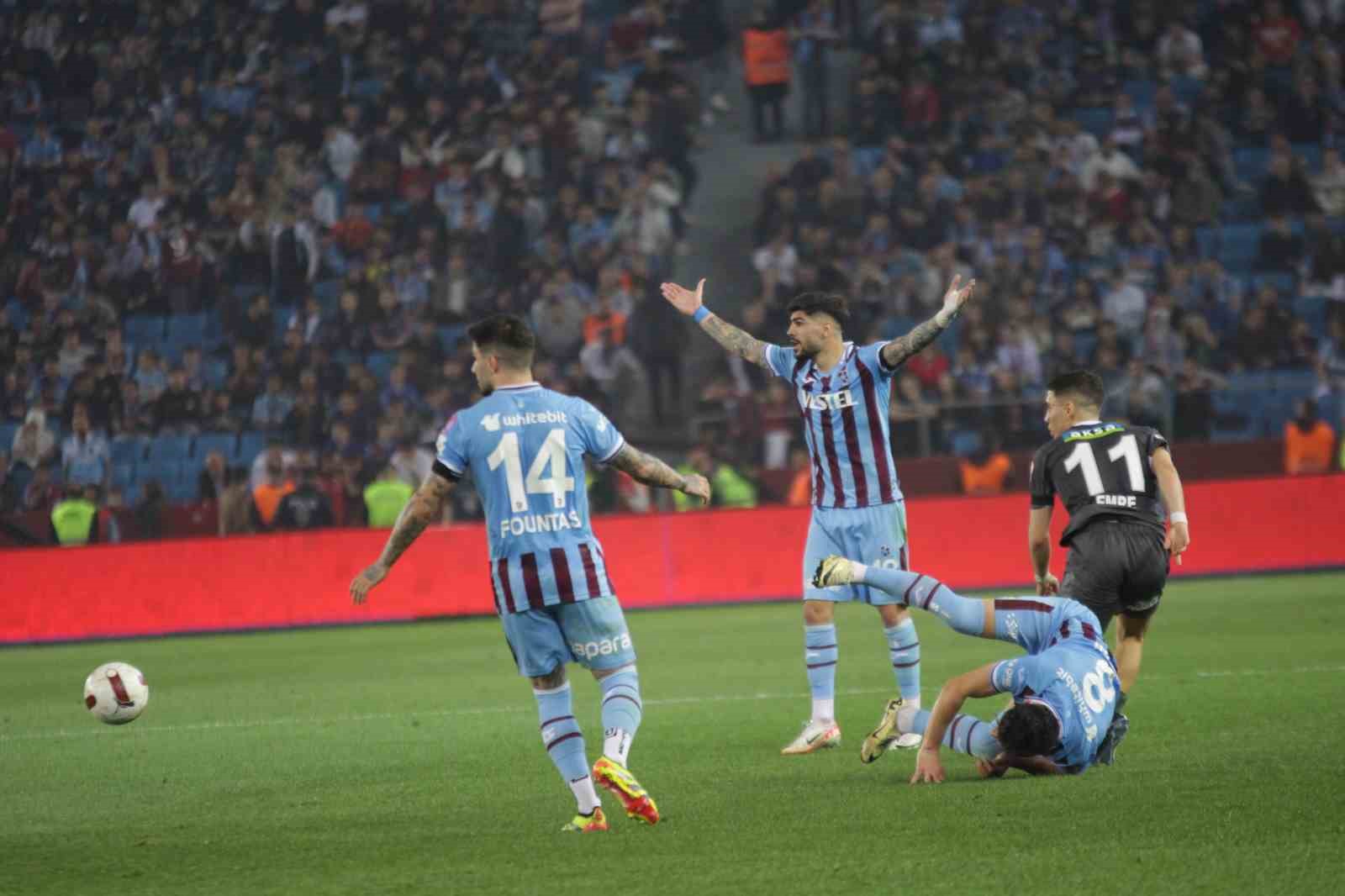 Ziraat Türkiye Kupası: Trabzonspor: 2 – Fatih Karagümrük: 1 (İlk yarı)